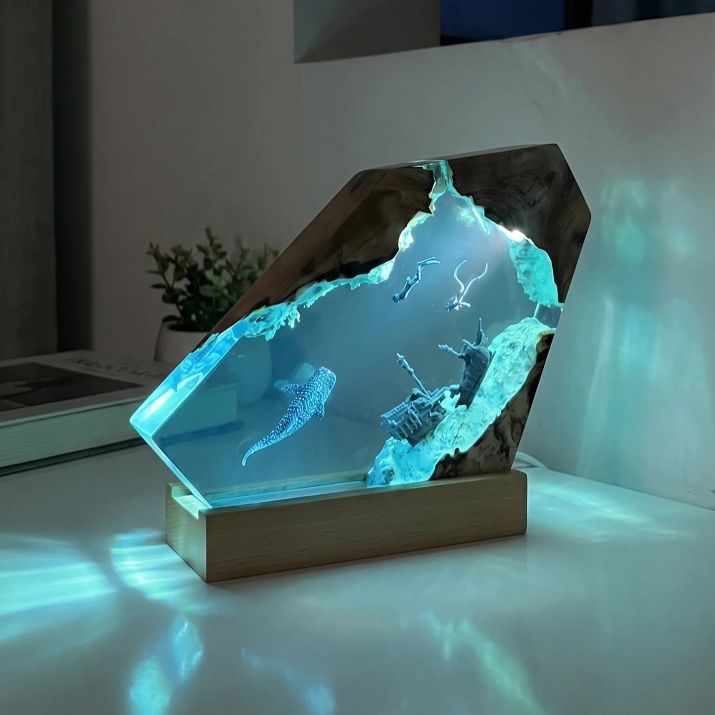 Dragon Creation - Sea Life Ocean Resin Lamp